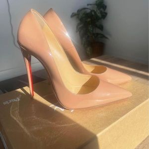 Selling so kate louboutins